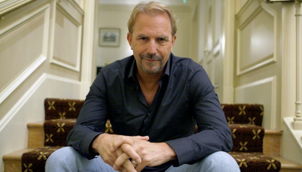 Kevin Costner blev ulykkelig, da konen ville skilles. Men nu kan han åbenbart ikke slippe af med hende. Kevin Costner blev ulykkelig, da konen ville skilles. Men nu kan han åbenbart ikke slippe af med hende.