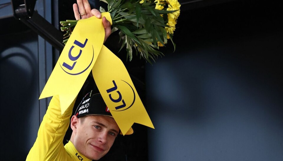 Jonas Vingegaard tog torsdag førertrøjen i Criterium du Dauphine. Jonas Vingegaard tog torsdag førertrøjen i Criterium du Dauphine.