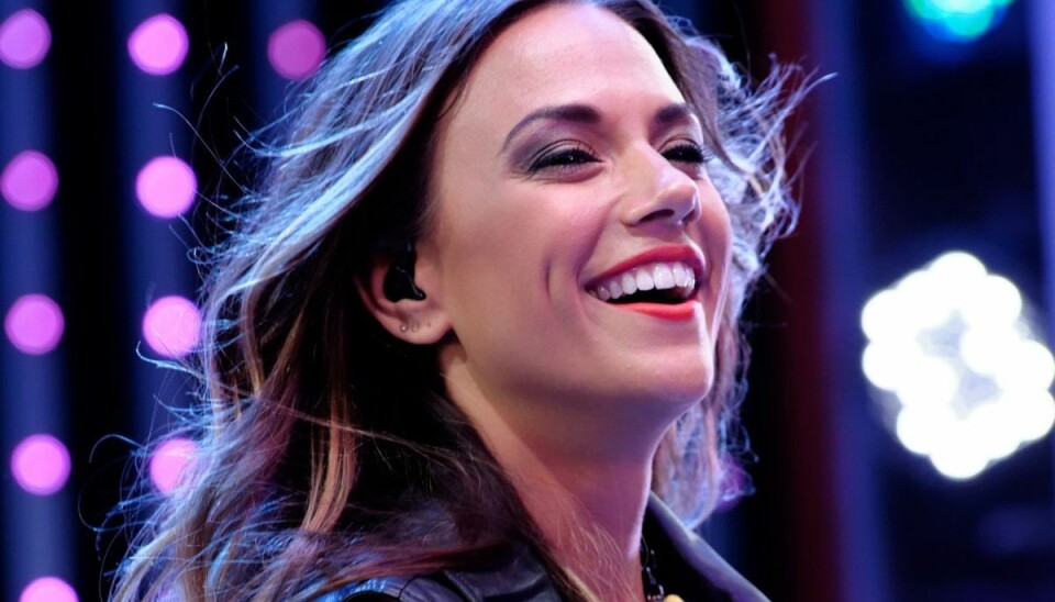 Sangeren Jana Kramer skal - atter engang - giftes. Sangeren Jana Kramer skal - atter engang - giftes.