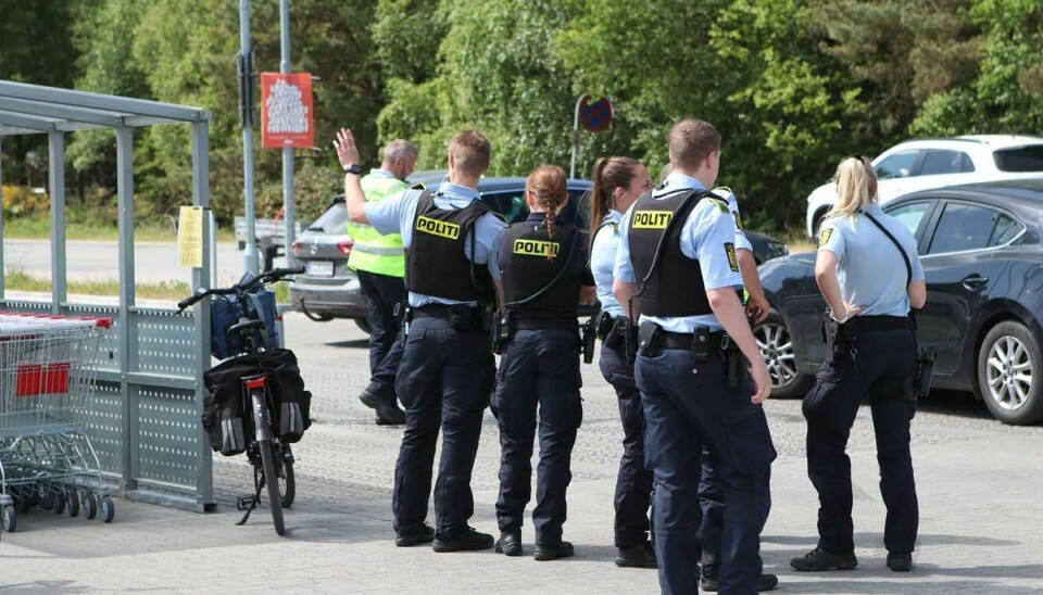 Midt- og Vestsjællands Politi mødte talstærkt frem.