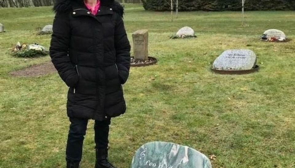 Tv-serien om Sussis liv uden Leo tager sin begyndelse kort før hans død. Tv-serien om Sussis liv uden Leo tager sin begyndelse kort før hans død.