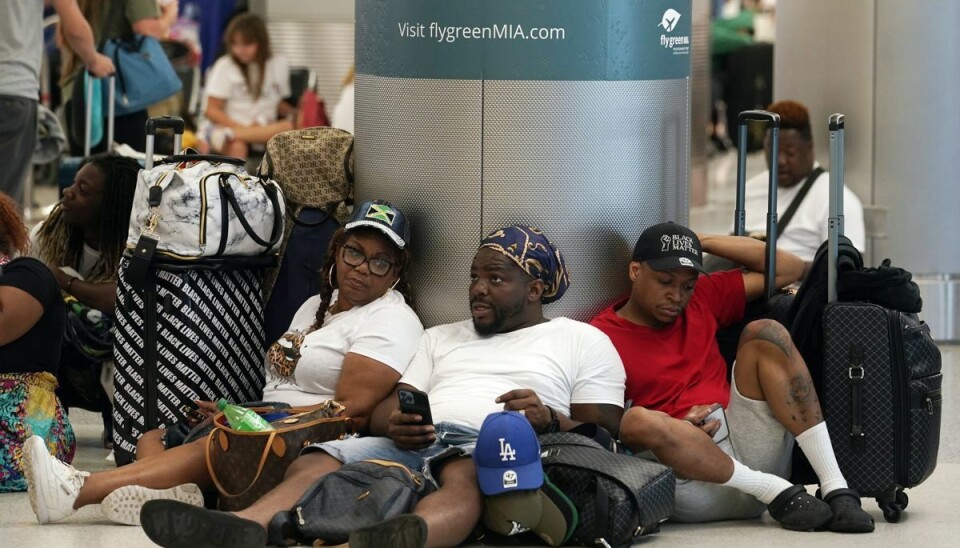 Nogle lufthavne havde store problemer med at håndtere de mange rejsende efter pandemien - her ses en lufthavn i Miami 2. juli 2022 op til USA's uafhængighedsdag, hvor mange rejste hjem til deres familier. Nogle lufthavne havde store problemer med at håndtere de mange rejsende efter pandemien - her ses en lufthavn i Miami 2. juli 2022 op til USA's uafhængighedsdag, hvor mange rejste hjem til deres familier.