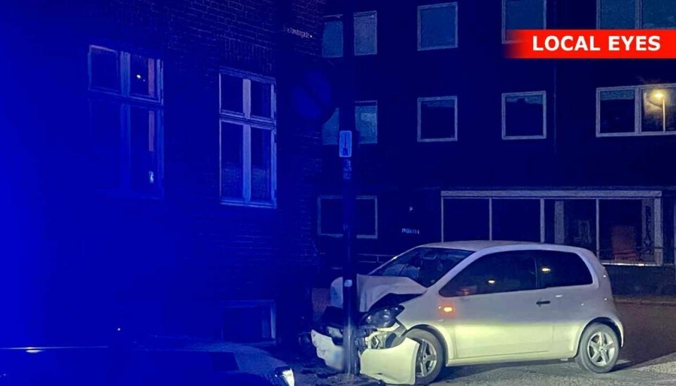 To biler endte med at køre sammen i et vejkryds torsdag aften. To biler endte med at køre sammen i et vejkryds torsdag aften.