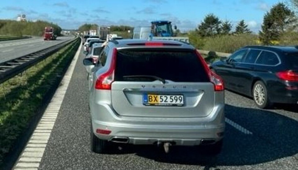 Pinsetrafikken kan medføre kø og forsinkelser. Pinsetrafikken kan medføre kø og forsinkelser.