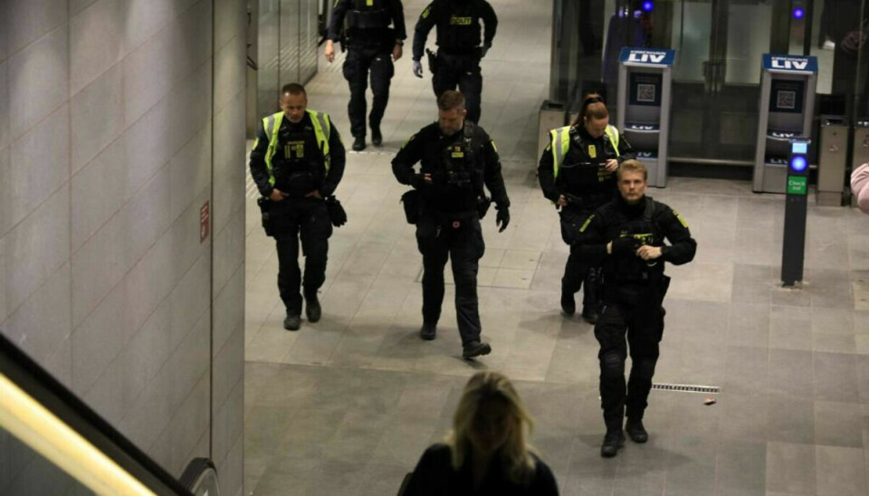Politiet var massivt til stede i metroen.