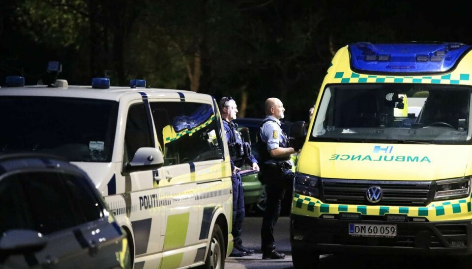 Drengen kom til skade i forbindelse med knivstikkeriet. Drengen kom til skade i forbindelse med knivstikkeriet.