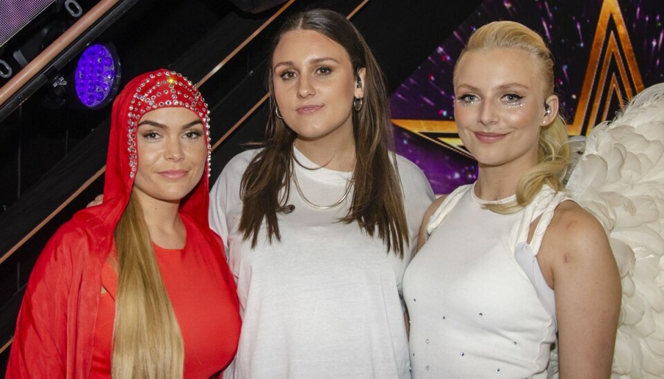 Sally, Cindy og Laura optrådte med Medina-hittet ’Kun for Mig’ uden dog at gå videre. Sally, Cindy og Laura optrådte med Medina-hittet ’Kun for Mig’ uden dog at gå videre.