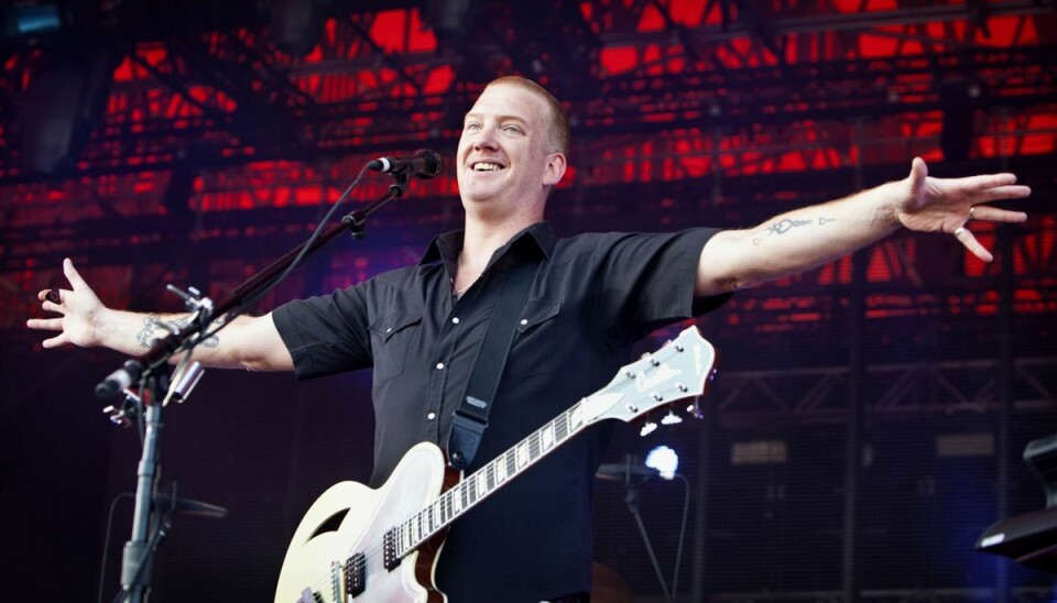 Josh Homme, der den 17. maj fylder 50 år, sammen med Queens of the Stone Age under bandets seneste optræden på Roskilde Festival i 2013. Til sommer vender bandet retur til den danske festival, når de den 28. juni optræder på Arena-scenen. (Arkivfoto). Josh Homme, der den 17. maj fylder 50 år, sammen med Queens of the Stone Age under bandets seneste optræden på Roskilde Festival i 2013. Til sommer vender bandet retur til den danske festival, når de den 28. juni optræder på Arena-scenen. (Arkivfoto).