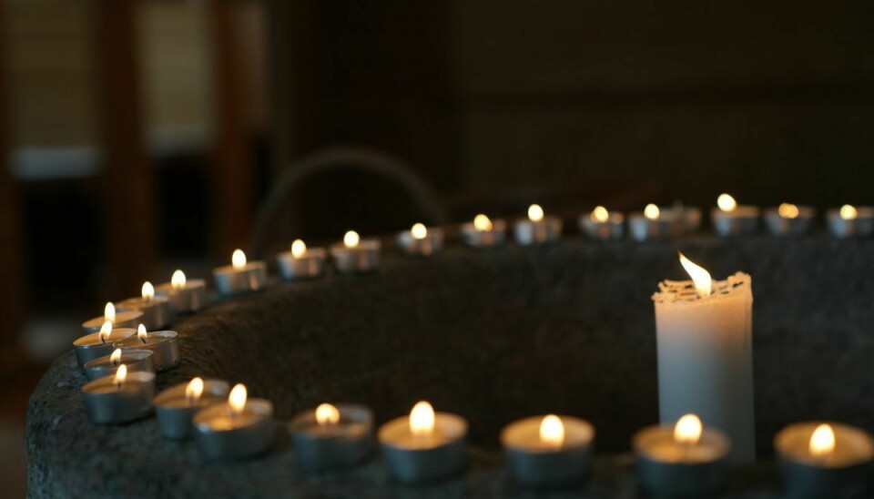 Der blev søndag tændt lys i Kirkerup Kirke, da den 13-årige Filippa var forsvundet.