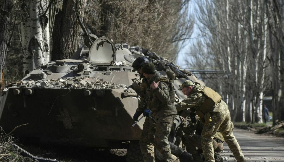 Russerne har mistet omkring det dobbelte antal soldater end ukrainerne, lyder det i lækkede dokumenter.
