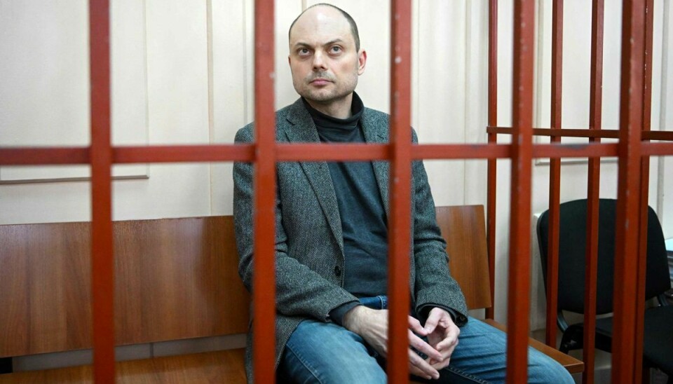 Retssagen mod den russiske oppositionspolitiker Vladimir Kara-Murza blev indledt 13. marts, efter at han havde været varetægtsfængslet i 11 måneder. Han er anklaget for landsforræderi på grund af sin kritik af den russiske regering for invasionen af Ukraine.