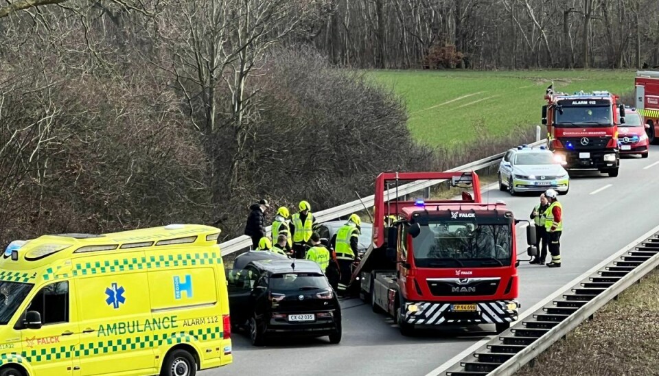 Politi og beredskab på Helsingørmotorvejen i forbindelse med ulykken.