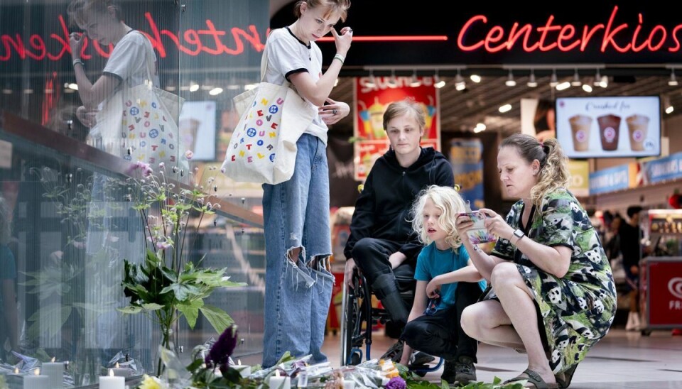 Den 3. juli 2022 blev der skudt i shoppingcentret Field's i Ørestad, hvilket kostede to 17-årige og en 46-årig mand livet, mens endnu flere kom til skade. Der blev 11. juli holdt et minuts stilhed klokken 12 som en del af genåbningen. Den 3. juli 2022 blev der skudt i shoppingcentret Field's i Ørestad, hvilket kostede to 17-årige og en 46-årig mand livet, mens endnu flere kom til skade. Der blev 11. juli holdt et minuts stilhed klokken 12 som en del af genåbningen.