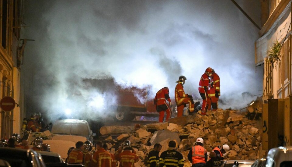En fire etager høj bygning er natten til søndag kollapset i den franske by Marseille. En fire etager høj bygning er natten til søndag kollapset i den franske by Marseille.