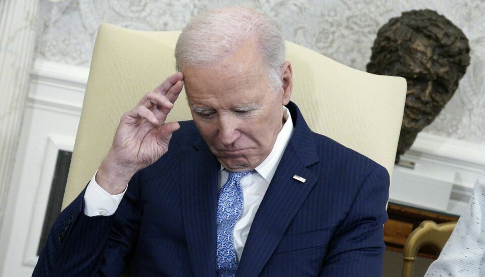Den amerikanske præsident, Joe Biden, har angiveligt meldt afbud til kroningen af kong Charles i Westminster Abbey den 6. maj. Den amerikanske præsident, Joe Biden, har angiveligt meldt afbud til kroningen af kong Charles i Westminster Abbey den 6. maj.