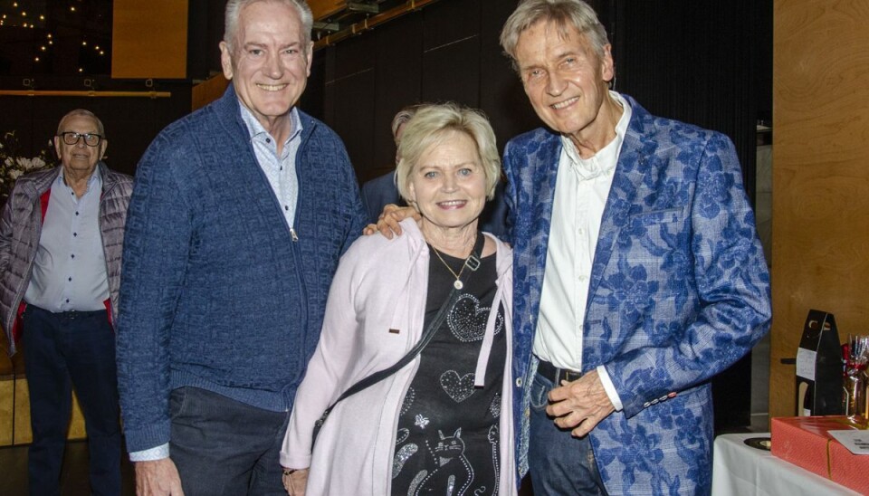 - Da vi var unge, lyttede vi til Jørgens radioprogram. Det var ungdommens program, sagde Keld og Hilda til radioværtens 60-års jubilæum. - Da vi var unge, lyttede vi til Jørgens radioprogram. Det var ungdommens program, sagde Keld og Hilda til radioværtens 60-års jubilæum.