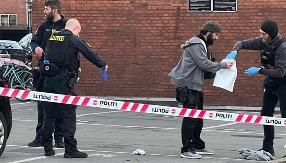 To personer er anholdt efter en knivstikkeri på Christiania. To personer er anholdt efter en knivstikkeri på Christiania.