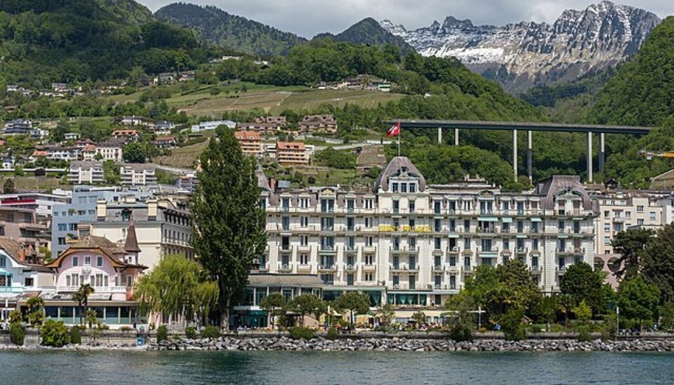 En familie var så paranoide, at de kastede sig i døden, da de så et tegn på, at de var i fare. Billedet her viser byen Montreux, hvor tragedien fandt sted. En familie var så paranoide, at de kastede sig i døden, da de så et tegn på, at de var i fare. Billedet her viser byen Montreux, hvor tragedien fandt sted.