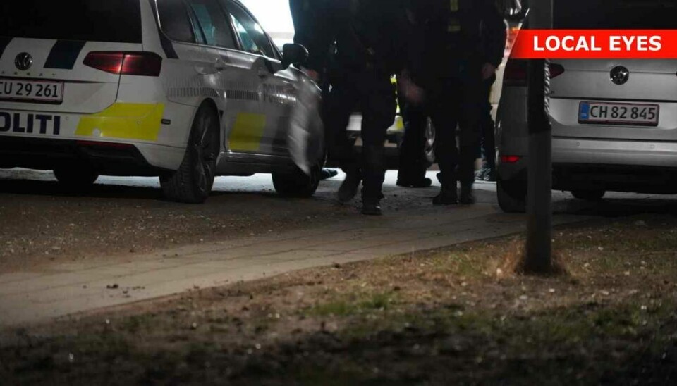 Betjente massivt til stede efter sprængningen. Betjente massivt til stede efter sprængningen.