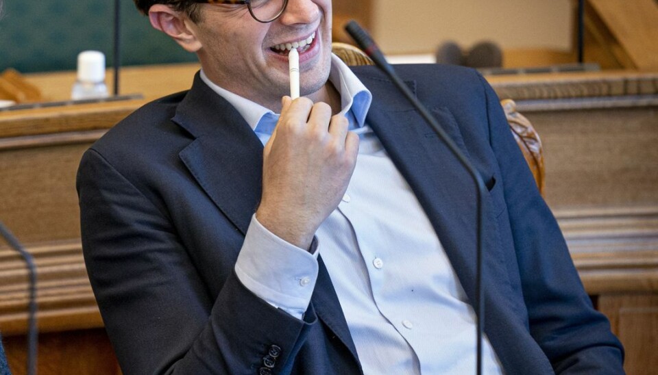 Liberal Alliances formand, Alex Vanopslaghs, boligsag undersøges af politiet, mener kendt juraprofessor. Liberal Alliances formand, Alex Vanopslaghs, boligsag undersøges af politiet, mener kendt juraprofessor.