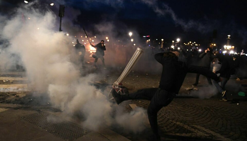 Demonstrationer flere steder i Frankrig er blevet ret voldsomme. Derfor advarer Udenrigsministeriet nu danskere.