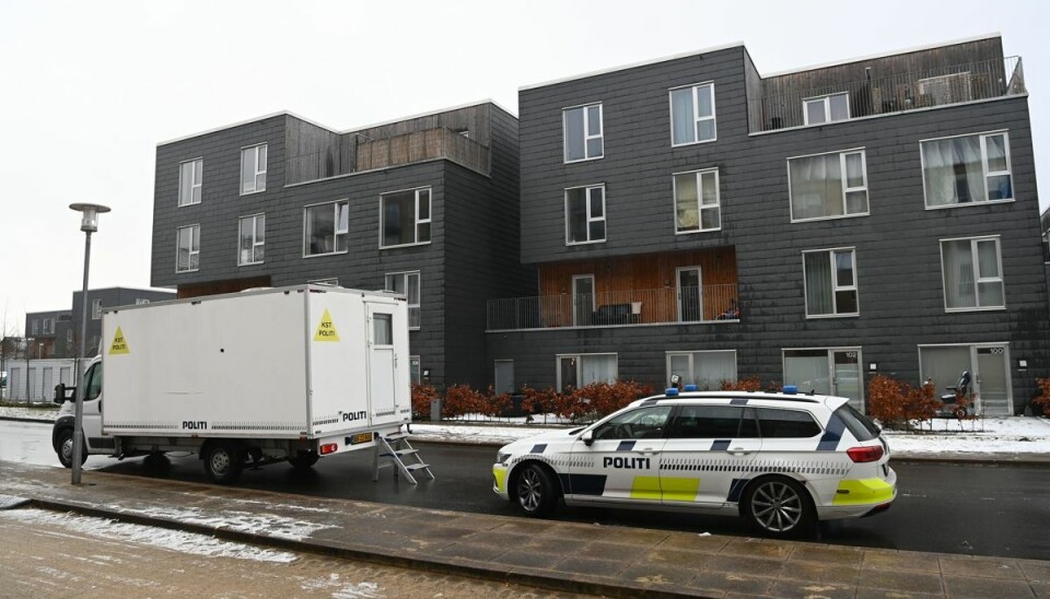 To teenagere er afgået ved døden efter at være blevet stukket med kniv på Skjeberg Allé i Taastrup sent mandag aften.