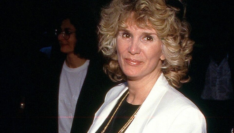 Barbara Bosson, kendt for sin rolle som 'Fay' i 'Hill Street Blues' er død. Hun blev 83 år gammel. Barbara Bosson, kendt for sin rolle som 'Fay' i 'Hill Street Blues' er død. Hun blev 83 år gammel.