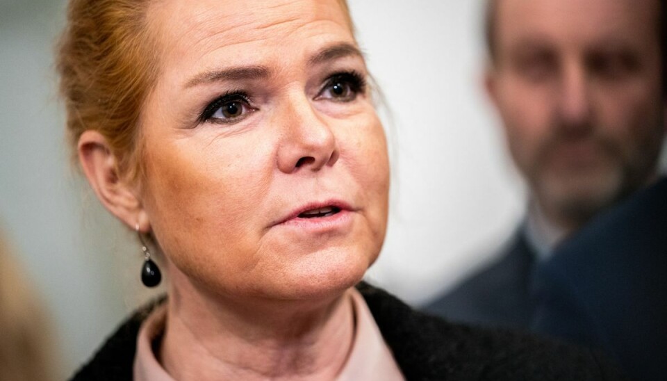 Inger Støjberg mindes musikeren Leo fra duoen Sussi og Leo, som hun har skrevet en bog om. Inger Støjberg mindes musikeren Leo fra duoen Sussi og Leo, som hun har skrevet en bog om.