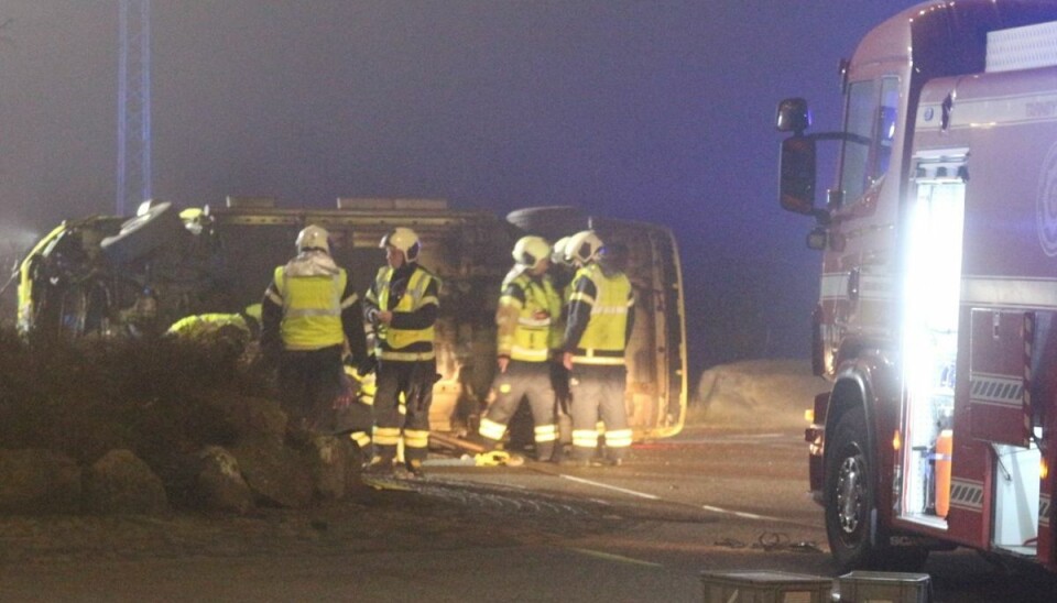 Ulykken skete, idet ambulancen kørte ind i rundkørslen. Ulykken skete, idet ambulancen kørte ind i rundkørslen.