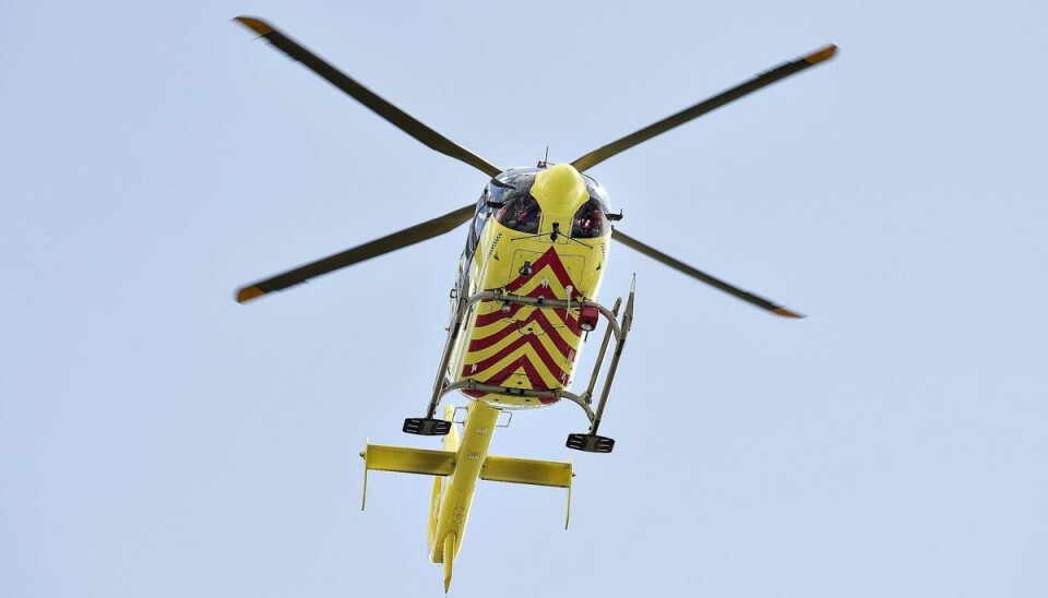 Den fireårige blev fløjet med akutlægehelikopteren til hospitalet. (Arkivfoto)