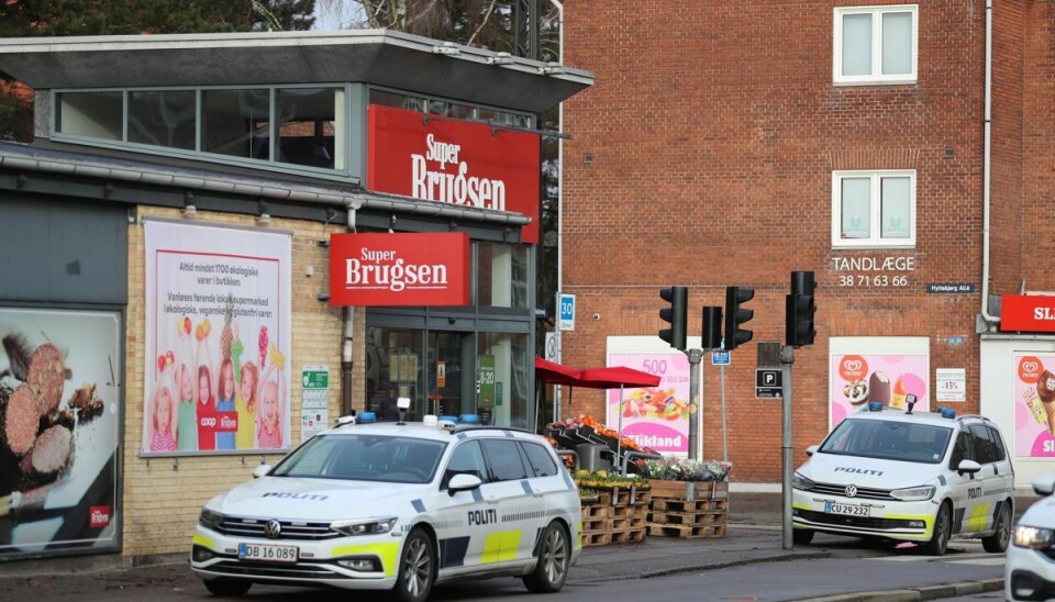 Noget gik galt, da manden var inde i SuperBrugsen på Ålekistevej i Vanløse.