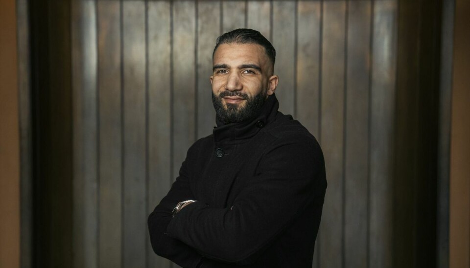 - Jeg vil aldrig nogensinde bytte det liv, jeg har nu, med noget andet. Specielt efter jeg er blevet far. Den største værdi, jeg gerne vil give til min søn, er, at han skal leve og ikke overleve, siger Ali Najei. - Jeg vil aldrig nogensinde bytte det liv, jeg har nu, med noget andet. Specielt efter jeg er blevet far. Den største værdi, jeg gerne vil give til min søn, er, at han skal leve og ikke overleve, siger Ali Najei.