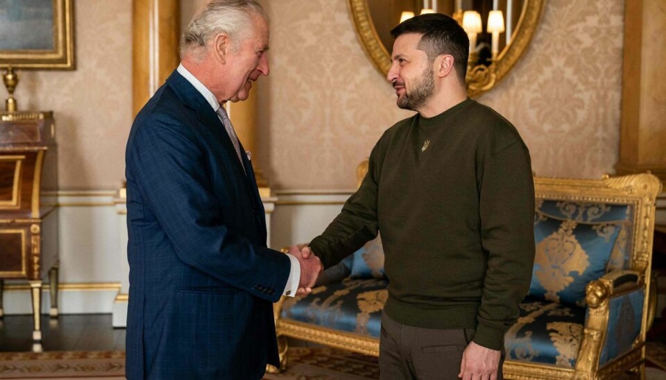 Kong Charles og Volodymyr Zelenskyj mødtes onsdag i Buckingham Palace. Kong Charles og Volodymyr Zelenskyj mødtes onsdag i Buckingham Palace.