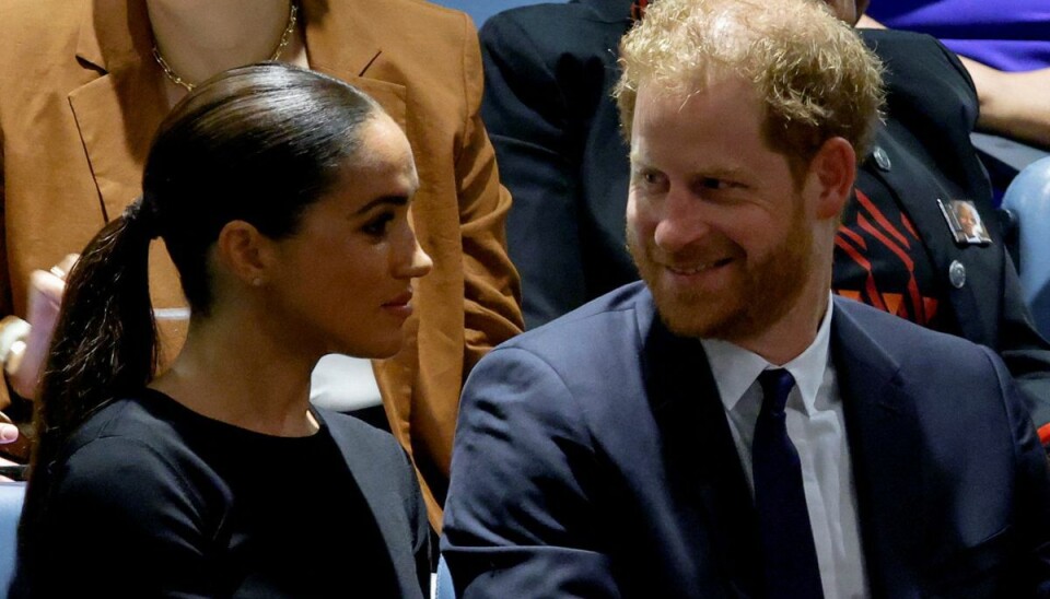 Prins Harry risikerer nu at blive indkaldt som vidne i en sag om æreskrænkelse mod Meghan, som hendes søster Samantha har anlagt mod hende.