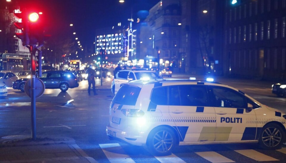En personbil ramte en 52-årig mand i et fodgængerfelt i det indre København lørdag aften.