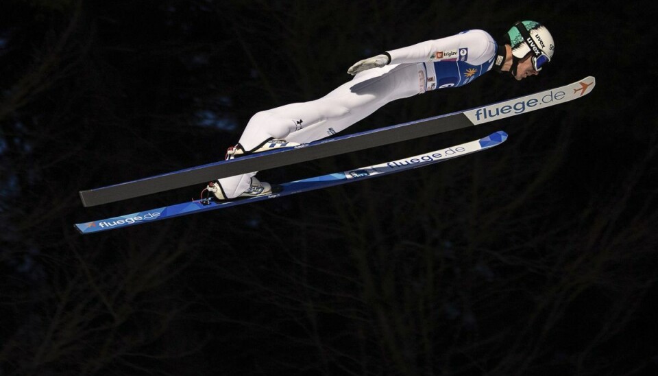 Timi Zajc fik sig en stor forskrækkelse under fredagens skihopkonkurrence i tyske Willingen.