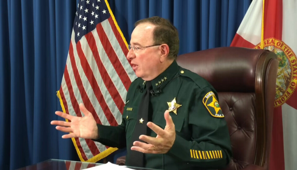 Sheriff Grady Judd har forklarer på et pressemøde, at politiet stadig efterforsker sagen