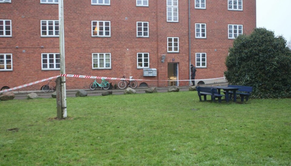 Politiet arbejdede mange timer ved den afspærrede ejendom i Roskilde. Politiet arbejdede mange timer ved den afspærrede ejendom i Roskilde.