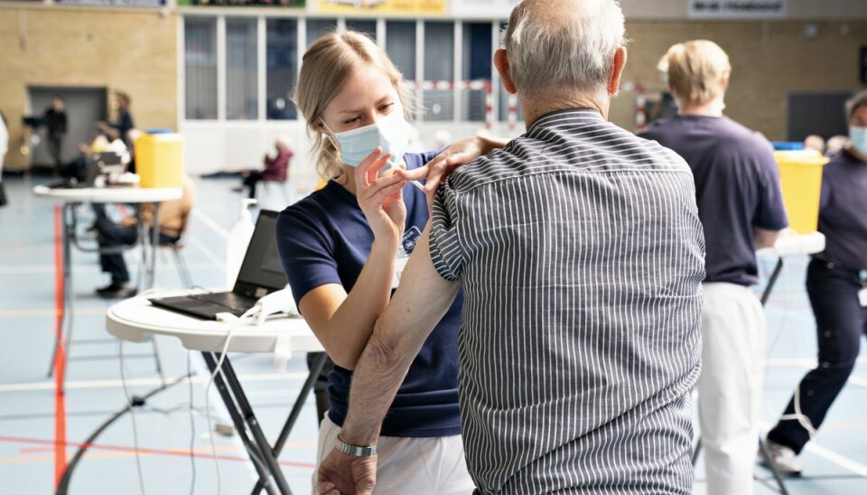 Flere danskere over 85 dør af Covid-19. Flere danskere over 85 dør af Covid-19.