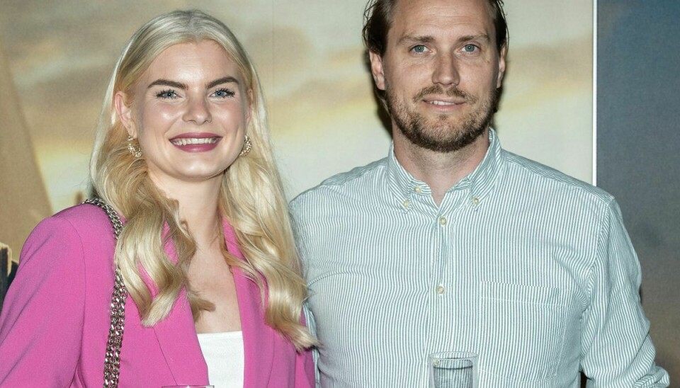 Tilde Wexøe Munkholm og hendes kæreste Thomas ses her ved gallapremiere på filmen 'Top Gun - Maverick' i Imperial i København i maj 2022.