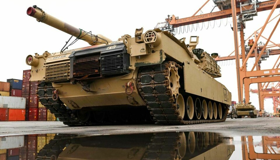En Abrams-kampvogn kører fra borde i den polske havn Gdynia i sidste måned i forbindelse med en øvelse i landet. Nu sender USA 31 Abrams M1A2, som skal indgå i den polske hær.