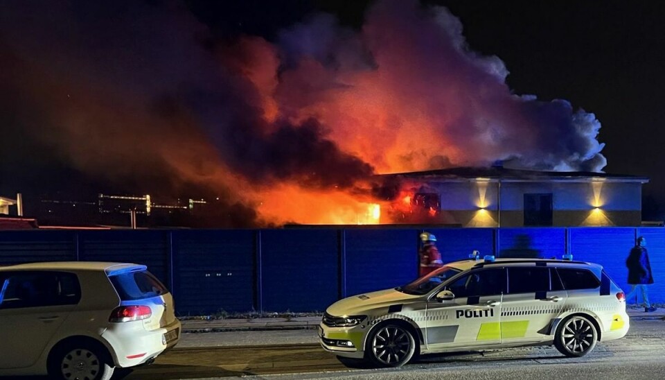 Den voldsomme brand hærgede løs.