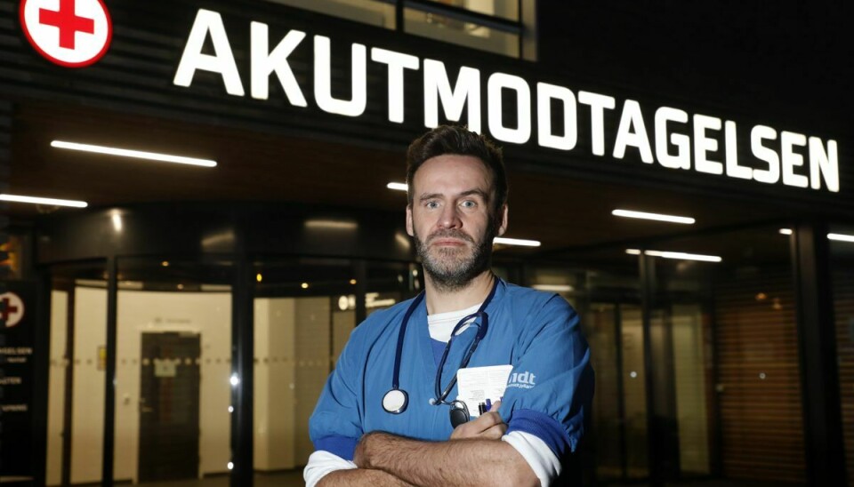 Overlæge Anders Brøns Møllekær er talsmand for den samlede gruppe af special- og overlæger på akutafdelingen på Regionshospitalet Gødstrup. Afdelingen er så presset, at lægerne frygter for patienternes liv og helbred og derfor har sendt et bekymringsbrev til hospitalsledelsen.