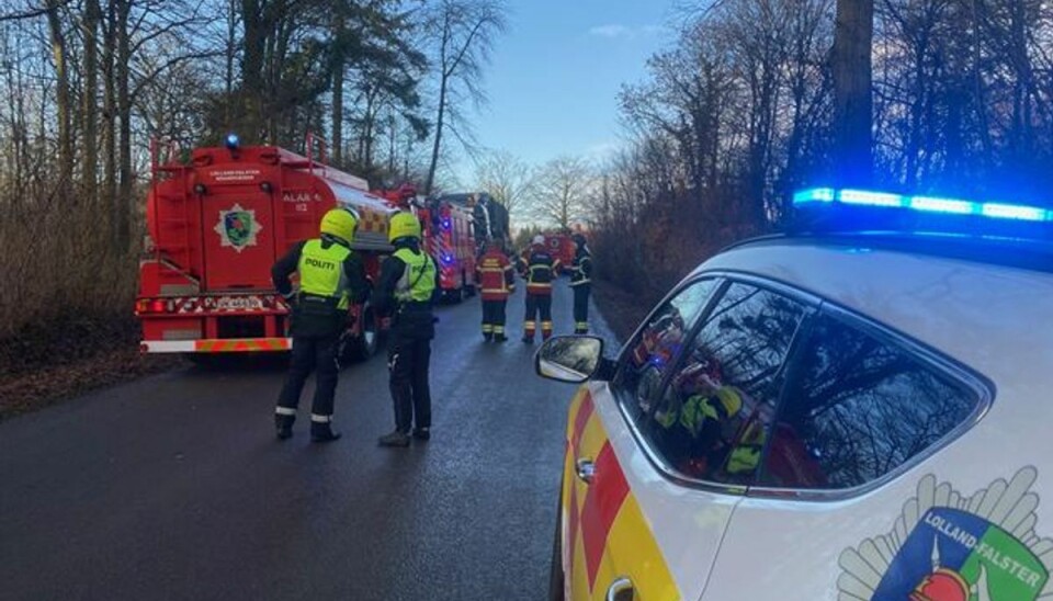 Manden og kvinden fra personbilen er begge i kritisk tilstand. Manden og kvinden fra personbilen er begge i kritisk tilstand.