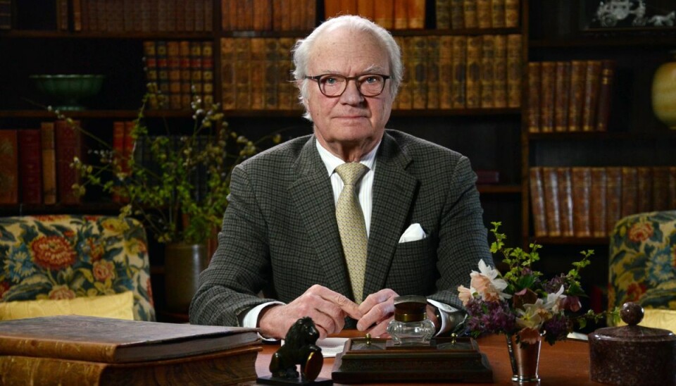 Kong Carl Gustaf tager nu til genmæle efter voldsom kritik i pressen. Kong Carl Gustaf tager nu til genmæle efter voldsom kritik i pressen.