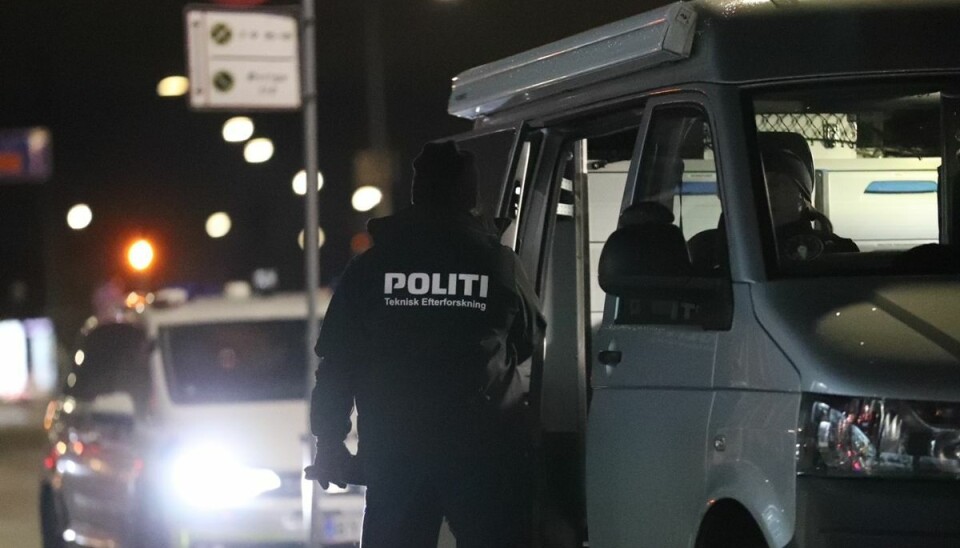 Gerningsmanden er endnu ikke blevet anholdt. Gerningsmanden er endnu ikke blevet anholdt.