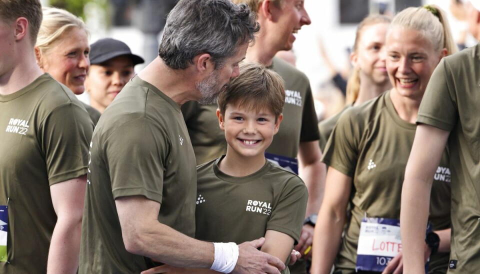 Prins Vincent sammen med sin far kronprins Frederik, da de sammen deltog i motionsløbet Royal Run i København i sommer. (Arkivfoto.). Prins Vincent sammen med sin far kronprins Frederik, da de sammen deltog i motionsløbet Royal Run i København i sommer. (Arkivfoto.).