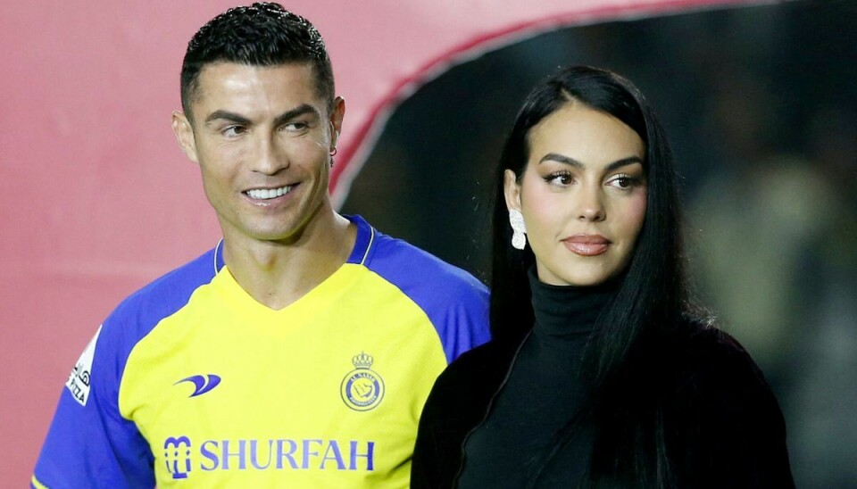 Christiano Ronaldo og Georgina Rodriguez ses her under præsentationen af ham i den saudiske klub Al-Nassr.