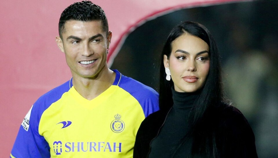Christiano Ronaldo og Georgina Rodriguez ses her under præsentationen af ham i den saudiske klub Al-Nassr. Christiano Ronaldo og Georgina Rodriguez ses her under præsentationen af ham i den saudiske klub Al-Nassr.