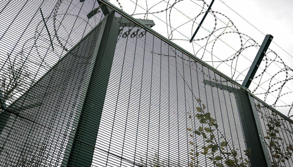 En 43-årig mand har voldtaget en 13-årig. Nu straffes han. En 43-årig mand har voldtaget en 13-årig. Nu straffes han.